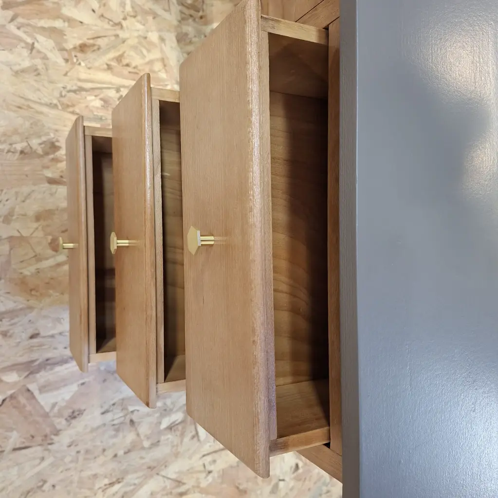 détails tiroirs ouverts.webp