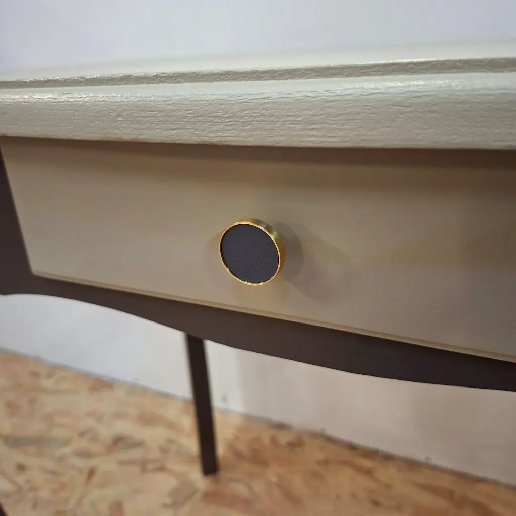 détail tiroir - bouton.webp