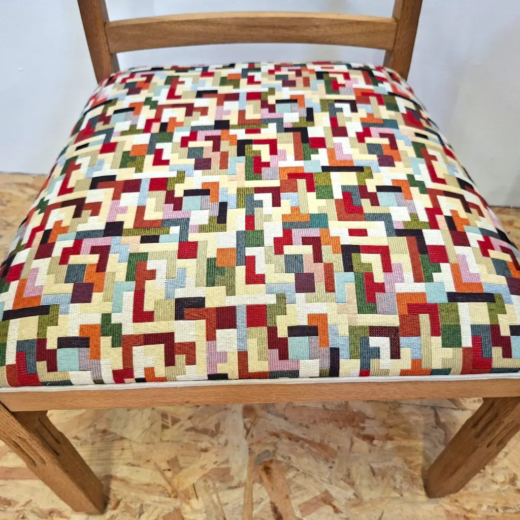 Détails tissu Tetris.webp