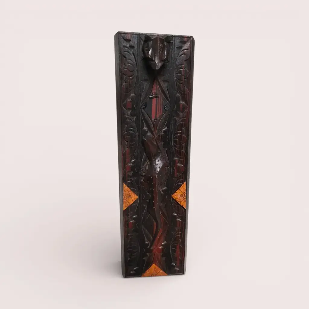 Coffret en bois sculpté avec 8 baguettes décoratives