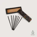 Coffret en bois sculpté avec 8 baguettes décoratives