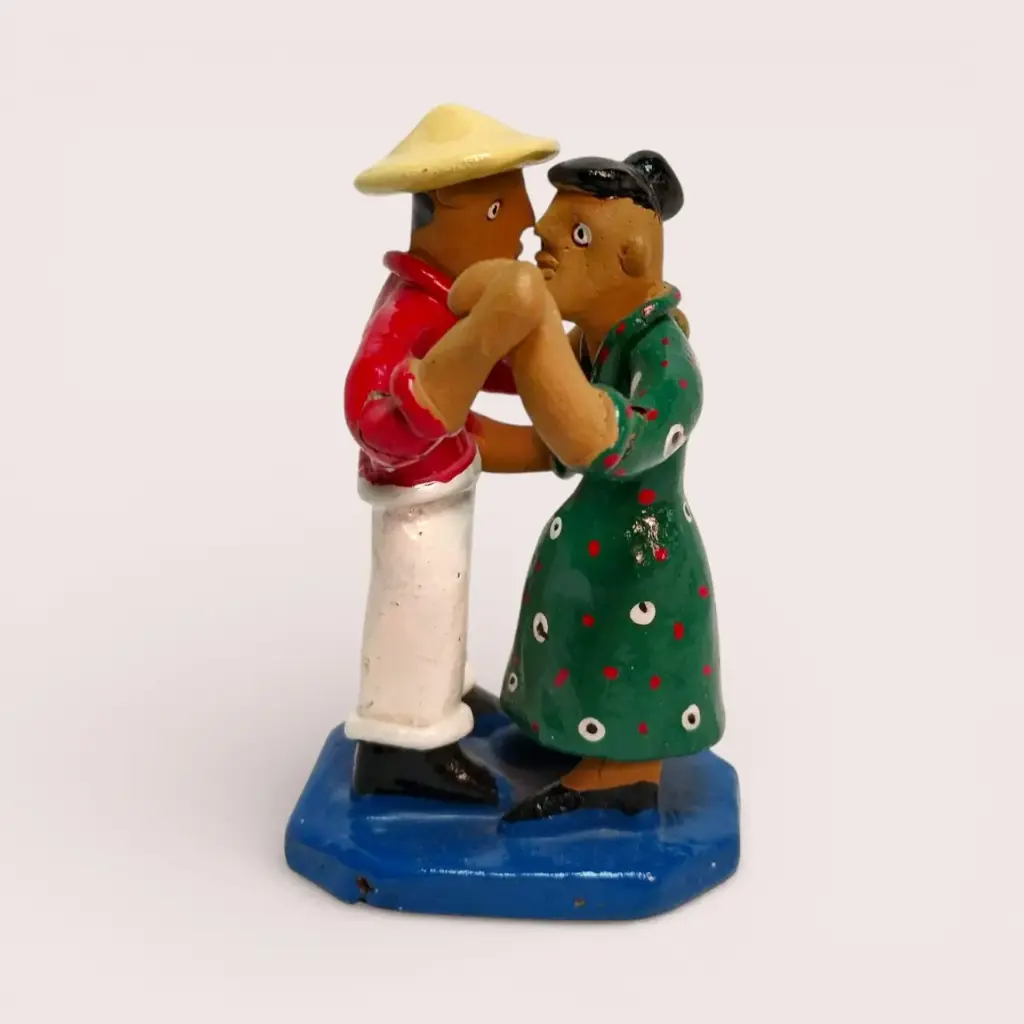 Figurine artisanale en argile