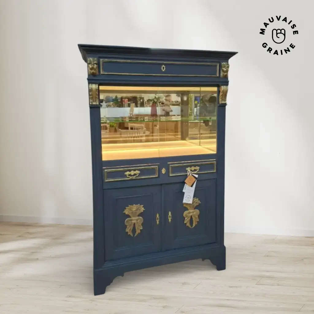 MAUVAISE GRAINE - Buffet vitrine avec led