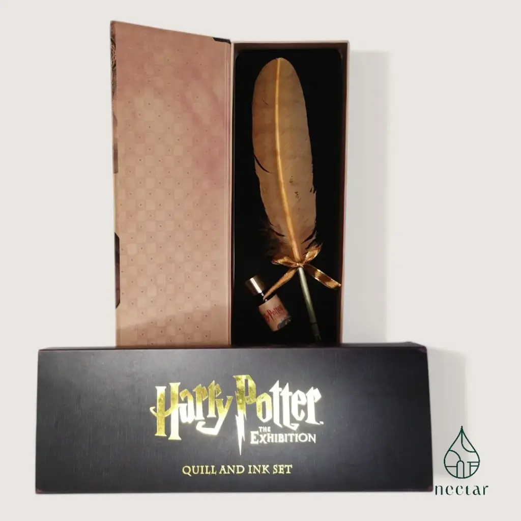 Set plume et encre Harry Potter The Exhibition – Warner Bros. (s14)