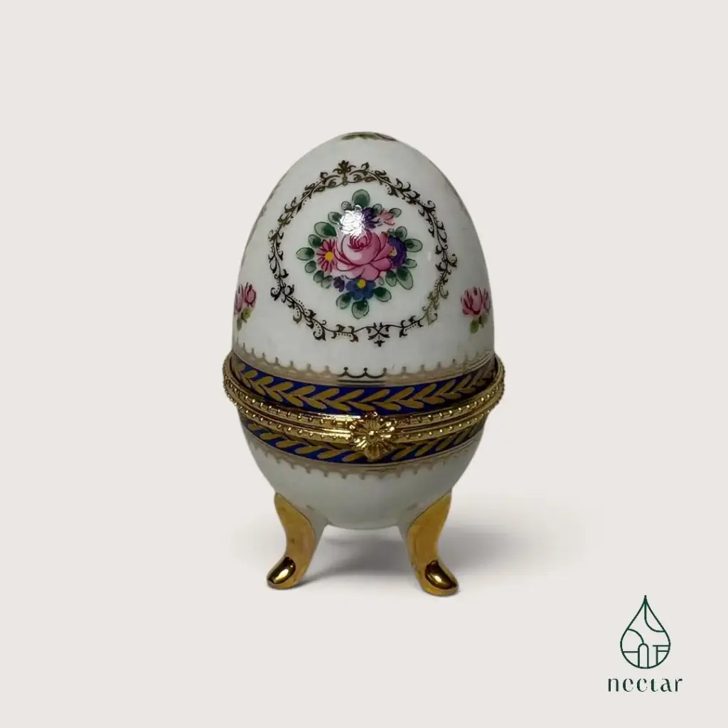 Œuf boîte à bijoux en porcelaine fleurie – Marqué Limoges