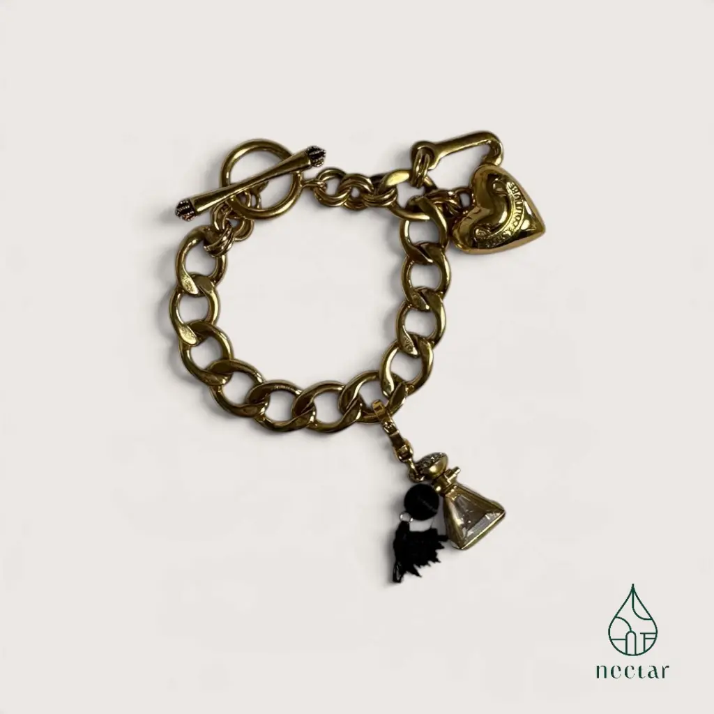 Bracelet Juicy Couture doré à breloques – Style Y2K