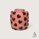 Grand vase rose à cœurs rouges en relief – Déco pop 