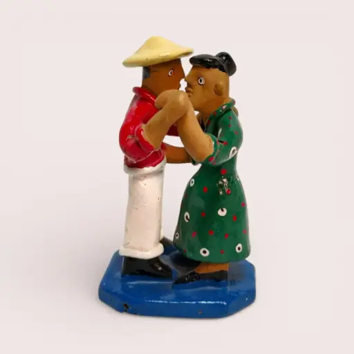 Figurine artisanale en argile