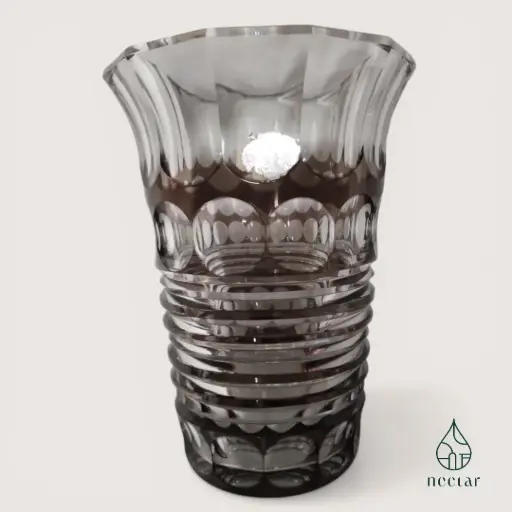 [A/03/260227] Vase en cristal taillé Saint-Lambert fumé